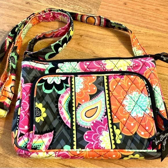 Vera Bradley Handbags - Vera Bradley Ziggy Zinnia Little Hipster Quilted Crossbody